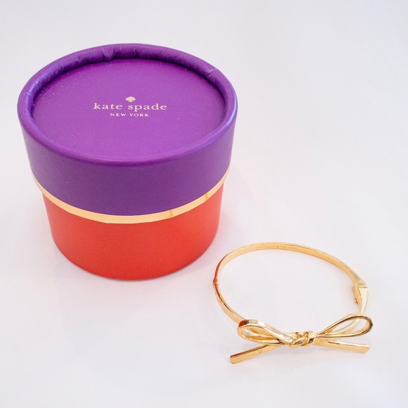 Kate Spade Love Notes Large Bow Hinged Bracelet - Picture 3 of 3